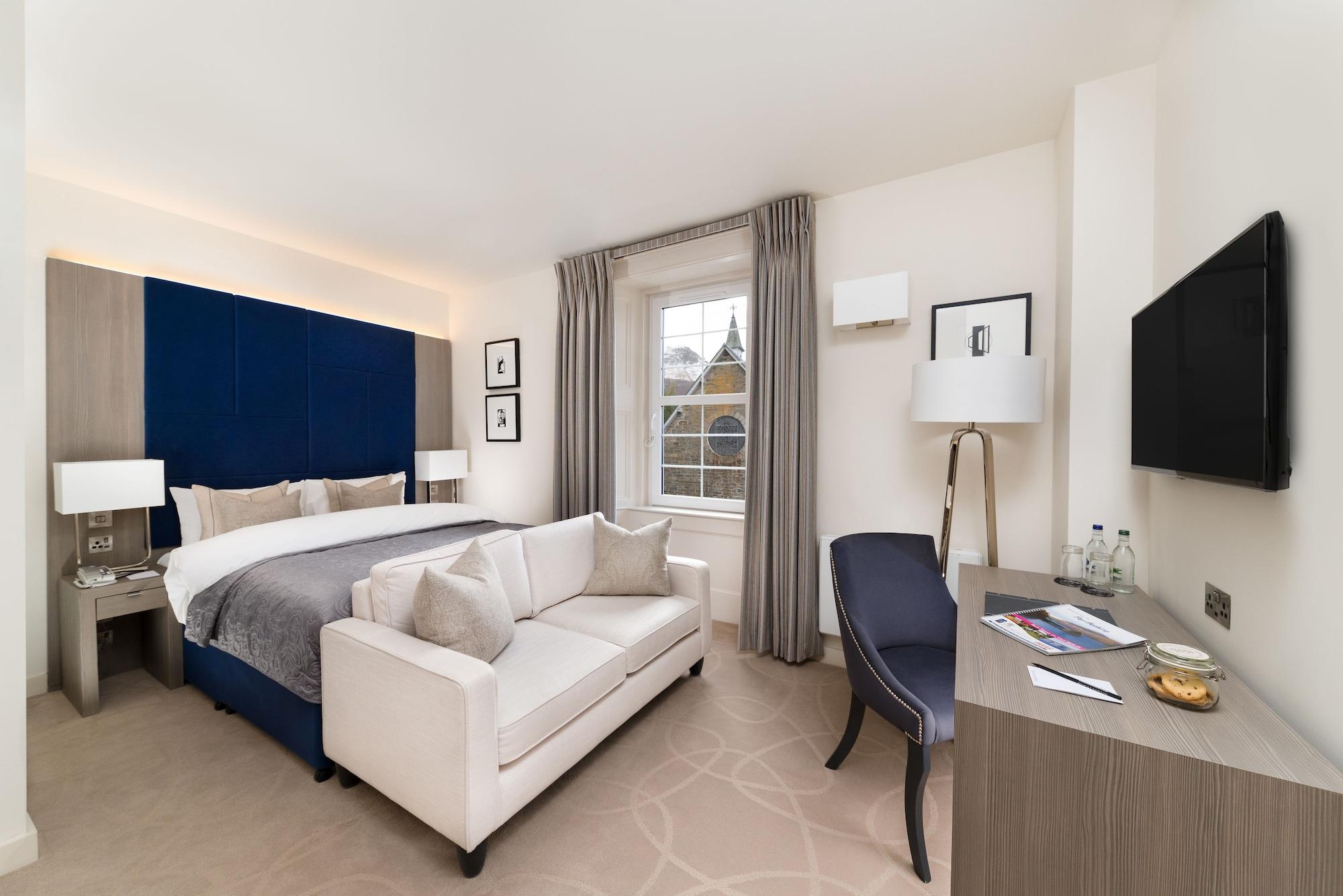 Dunalastair Hotel Suites Кінлок-Раннок Екстер'єр фото A bedroom at The Mayfair Collection