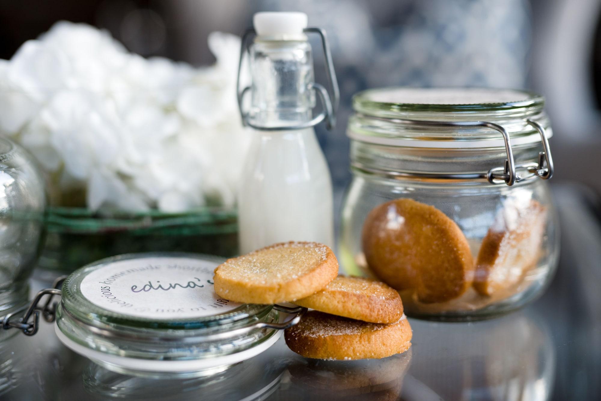 Dunalastair Hotel Suites Кінлок-Раннок Екстер'єр фото A jar of edible salt